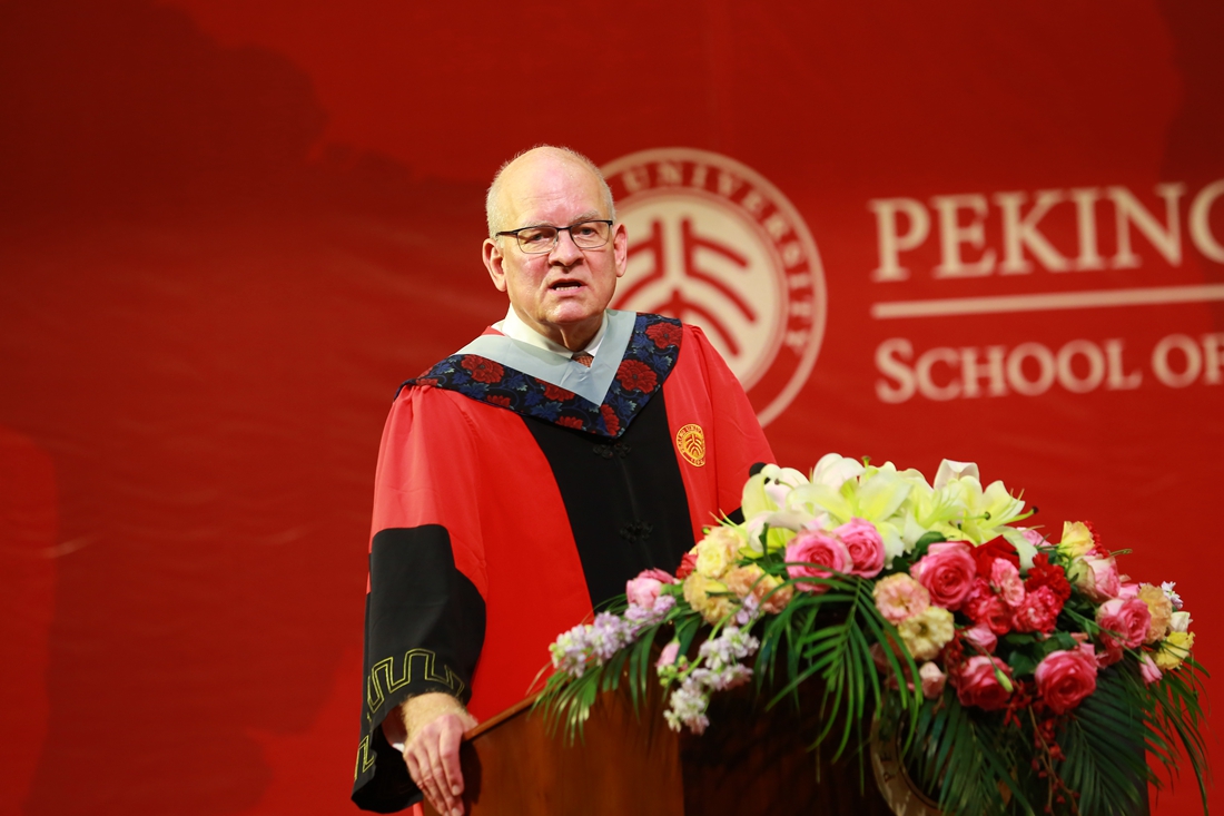 Philip McConnaughay院长_副本.jpg
