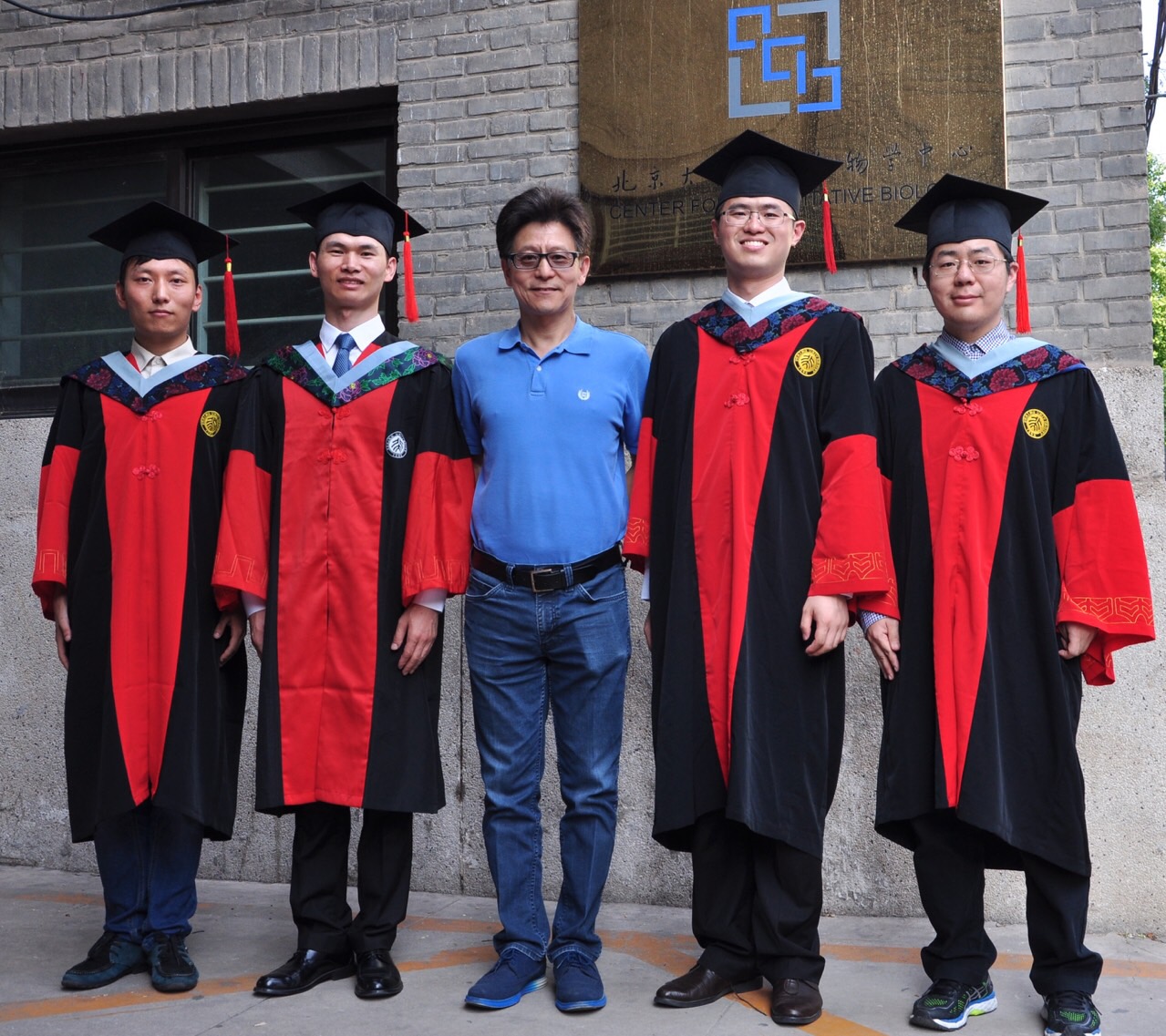 我全职回北大后，培养的第一批博士生.JPG