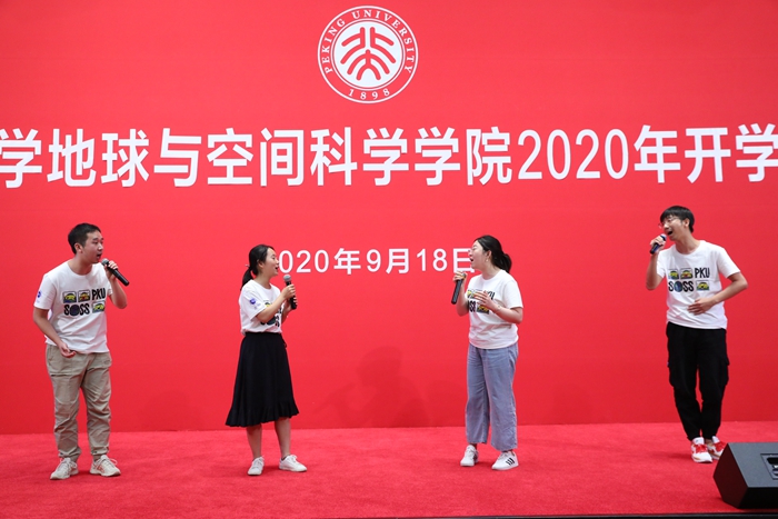 8 研究生新生代表快闪演唱_副本.jpg