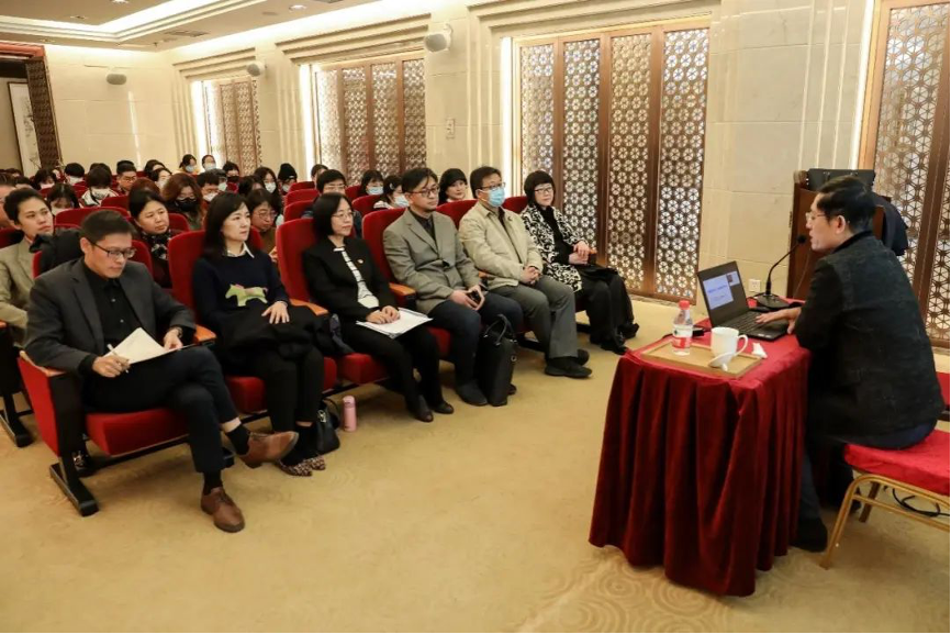 艺术学院师生在讲座现场.png